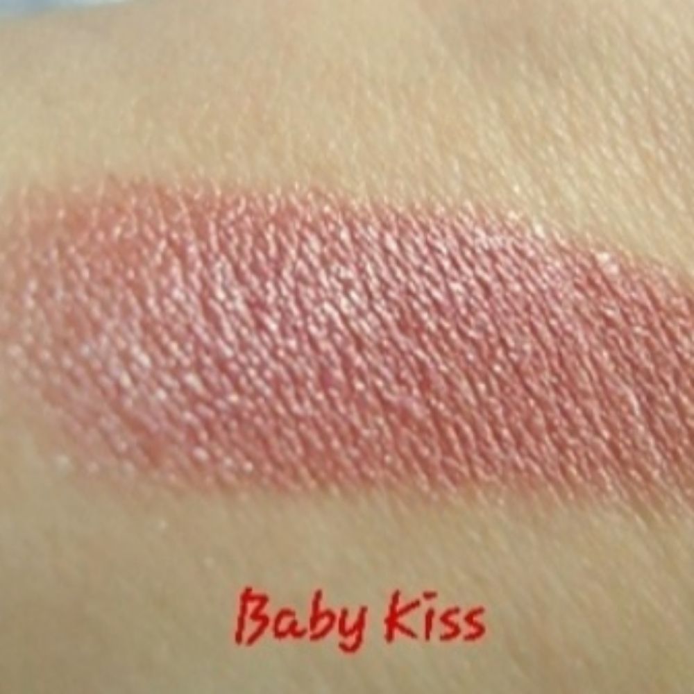 Clinique Bundle of Blush, and Lip Colors - Picture 10 of 14